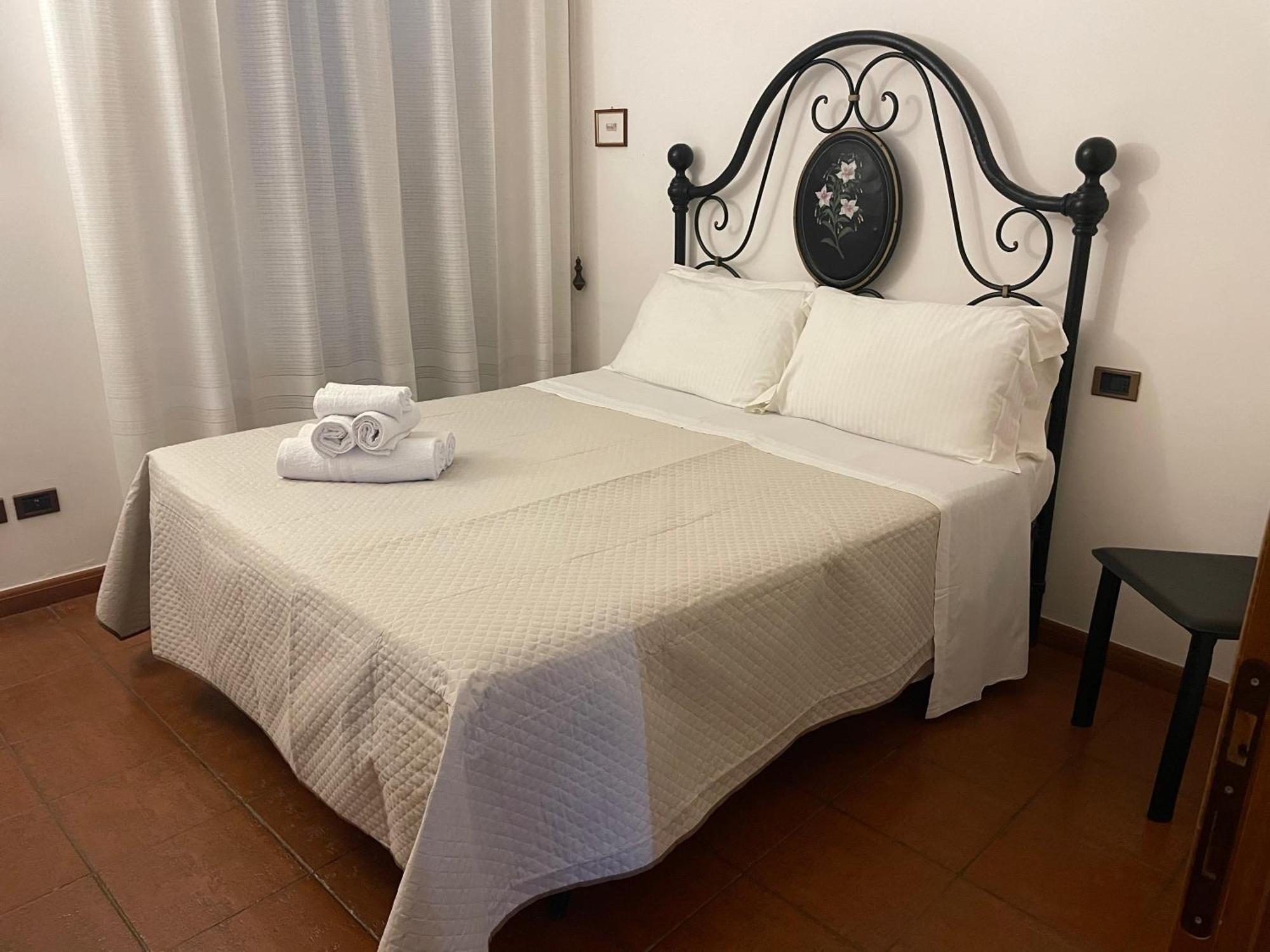 Happy House - Porta San Giacomo Appartement Assisi Buitenkant foto